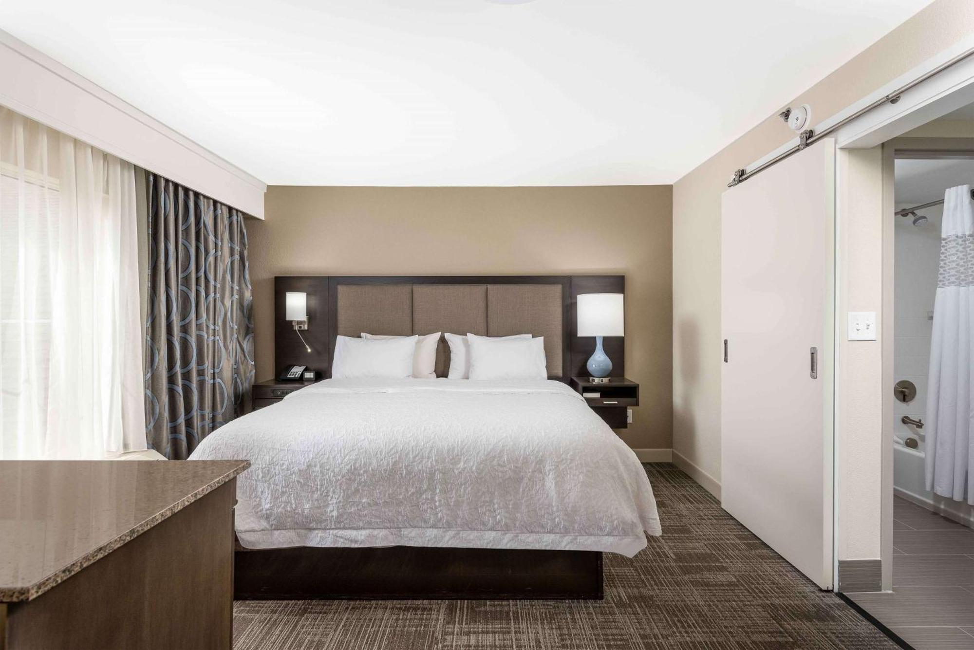 Hampton Inn & Suites Chapel Hill/Durham Exteriér fotografie