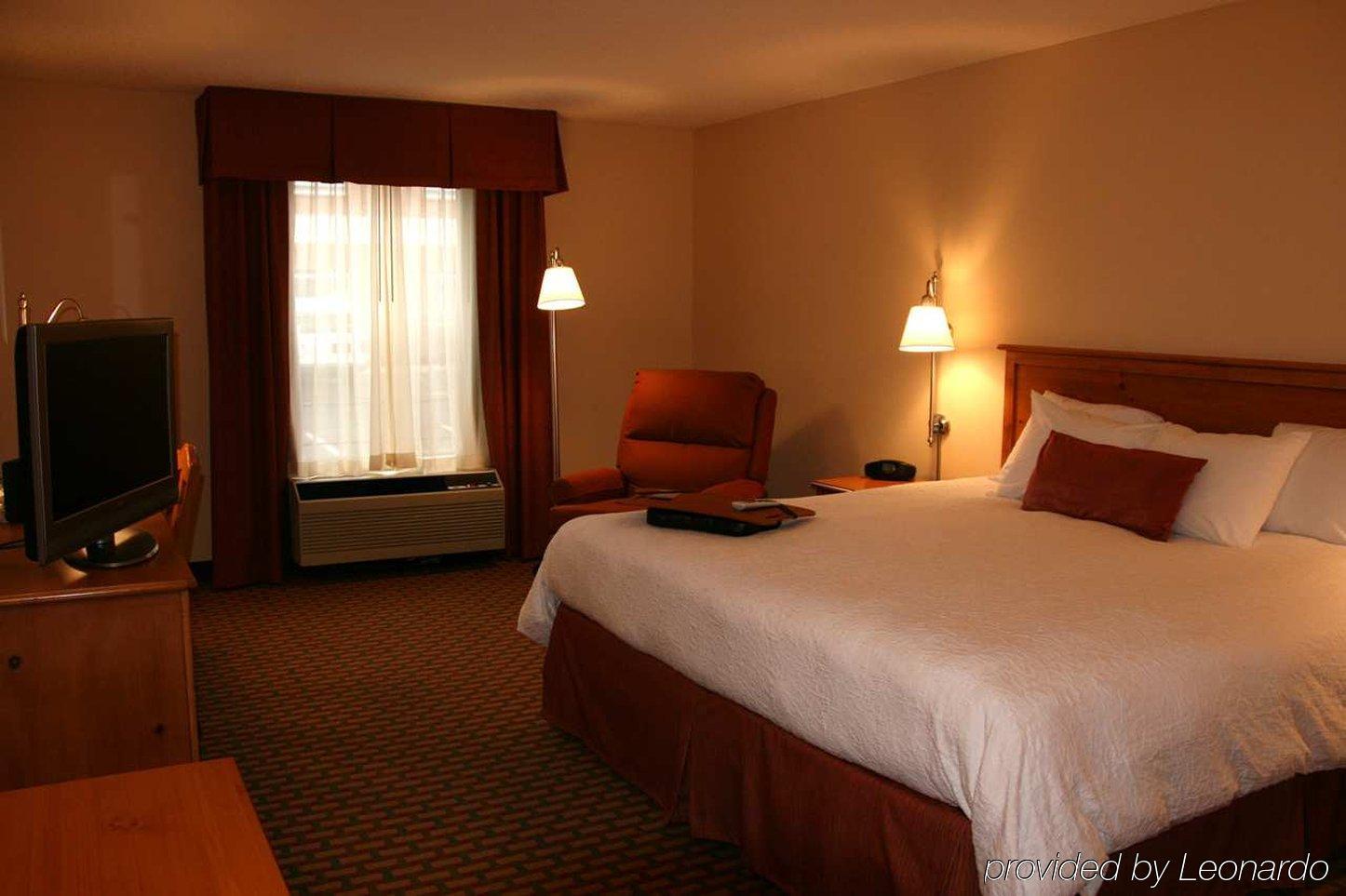 Hampton Inn & Suites Chapel Hill/Durham Pokoj fotografie
