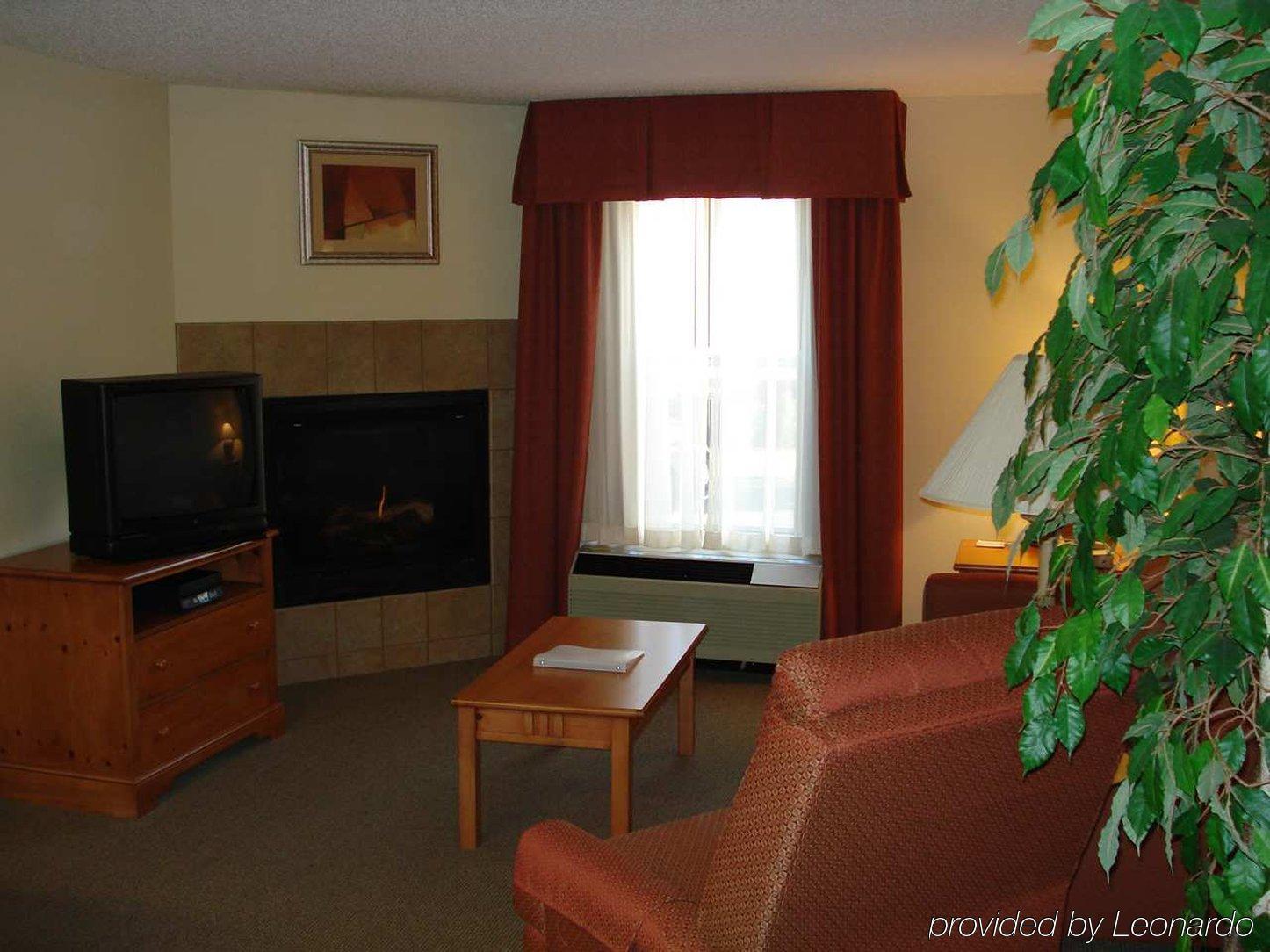 Hampton Inn & Suites Chapel Hill/Durham Pokoj fotografie