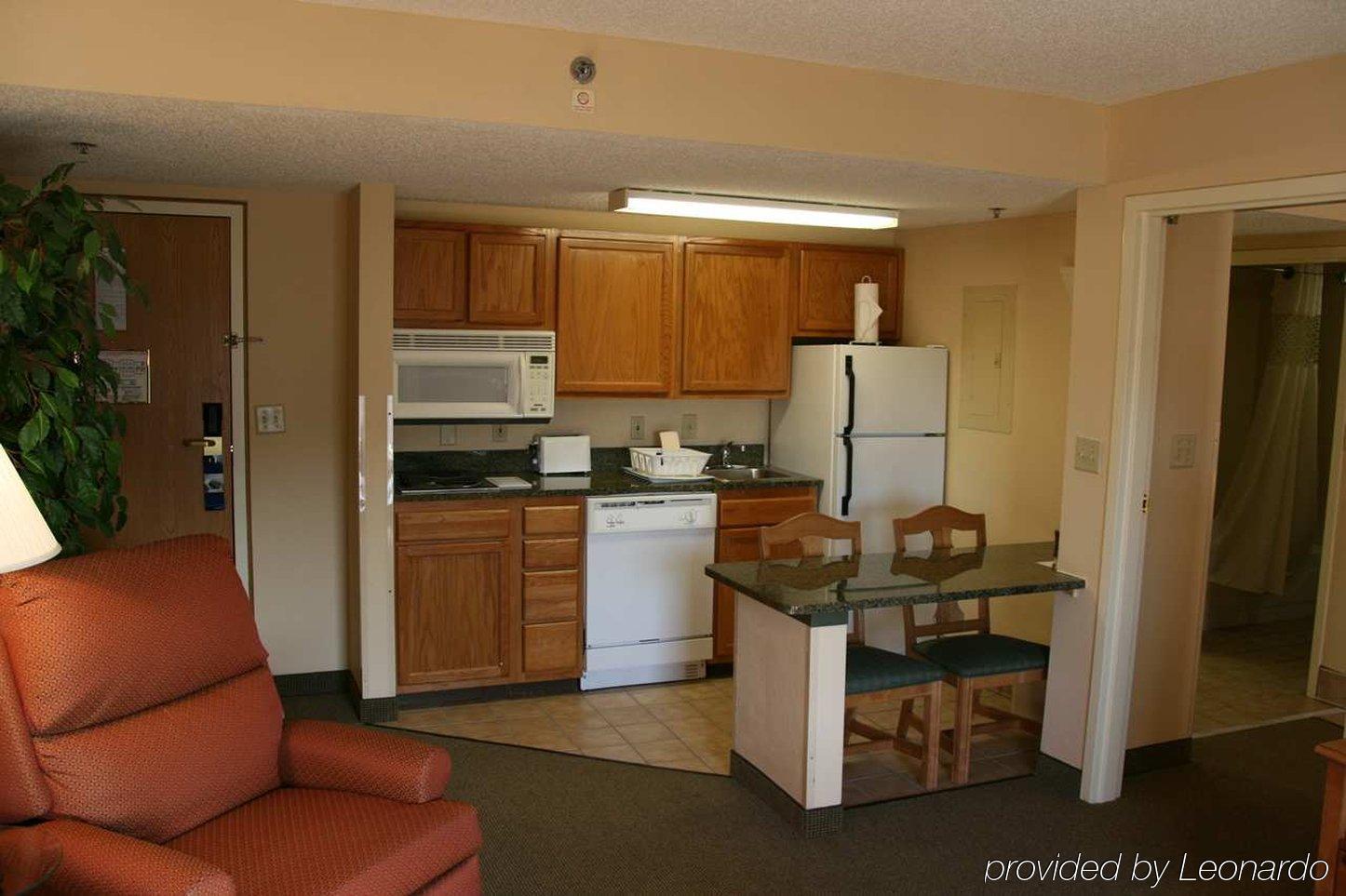 Hampton Inn & Suites Chapel Hill/Durham Pokoj fotografie