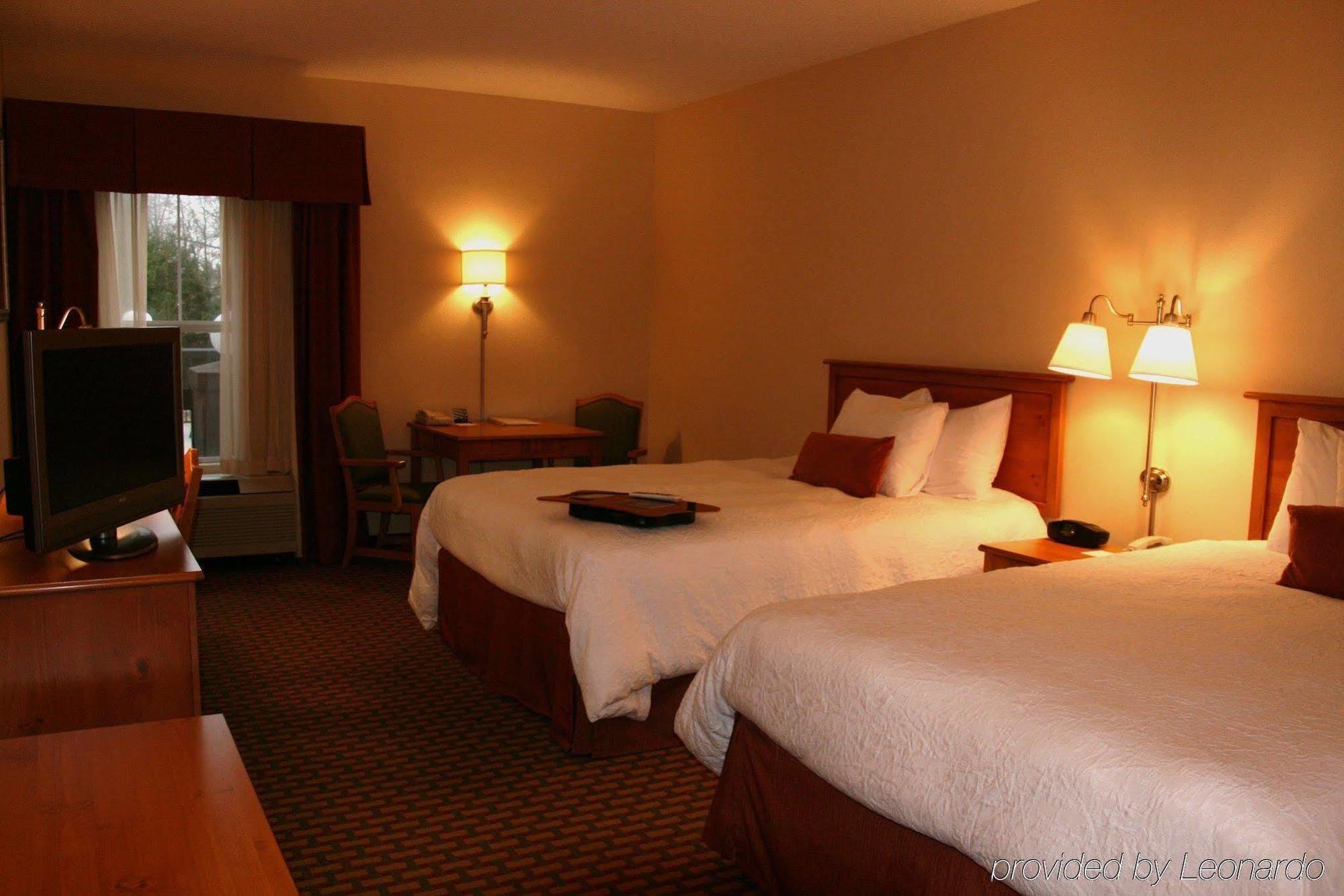 Hampton Inn & Suites Chapel Hill/Durham Pokoj fotografie